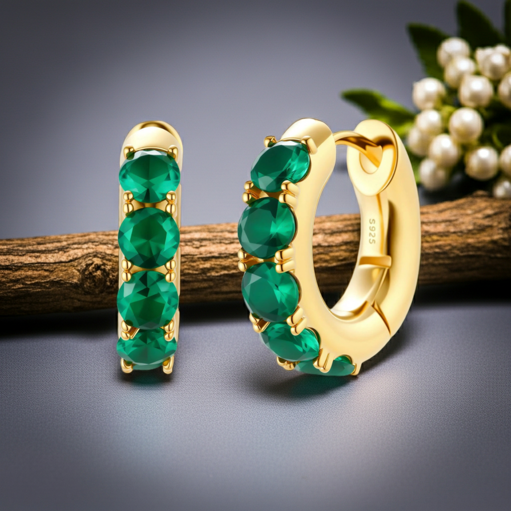 Orecchini Huggie Smeraldo | Cubic Zirconia & Oro 18K su Argento 925