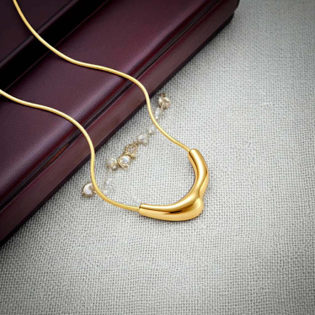 Curve Statement Necklace