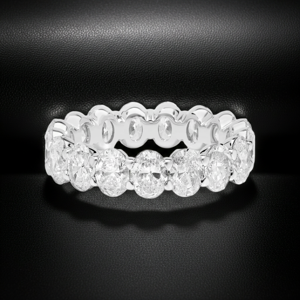 Anello Eternity Moissanite Ovale 5 CTW – Oro Bianco 14kt