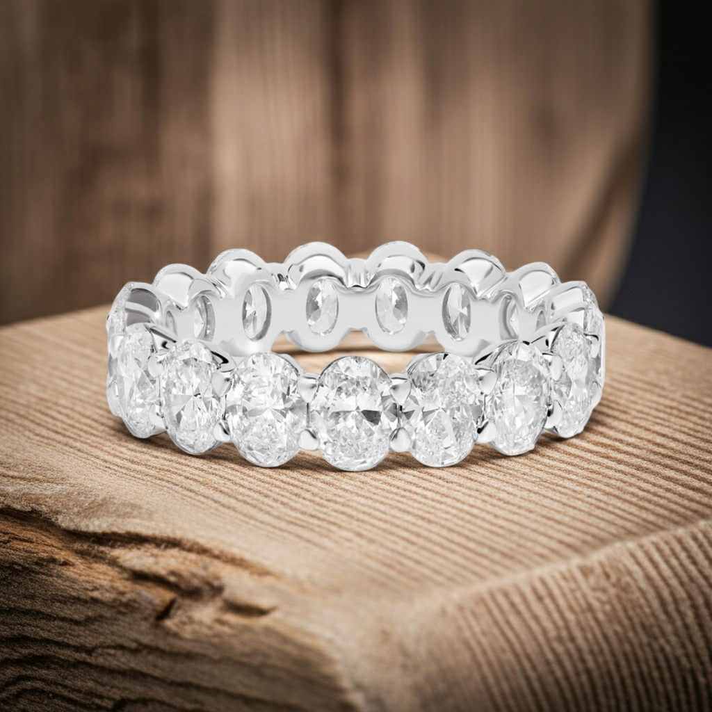 Anello Eternity Moissanite Ovale 5 CTW – Oro Bianco 14kt