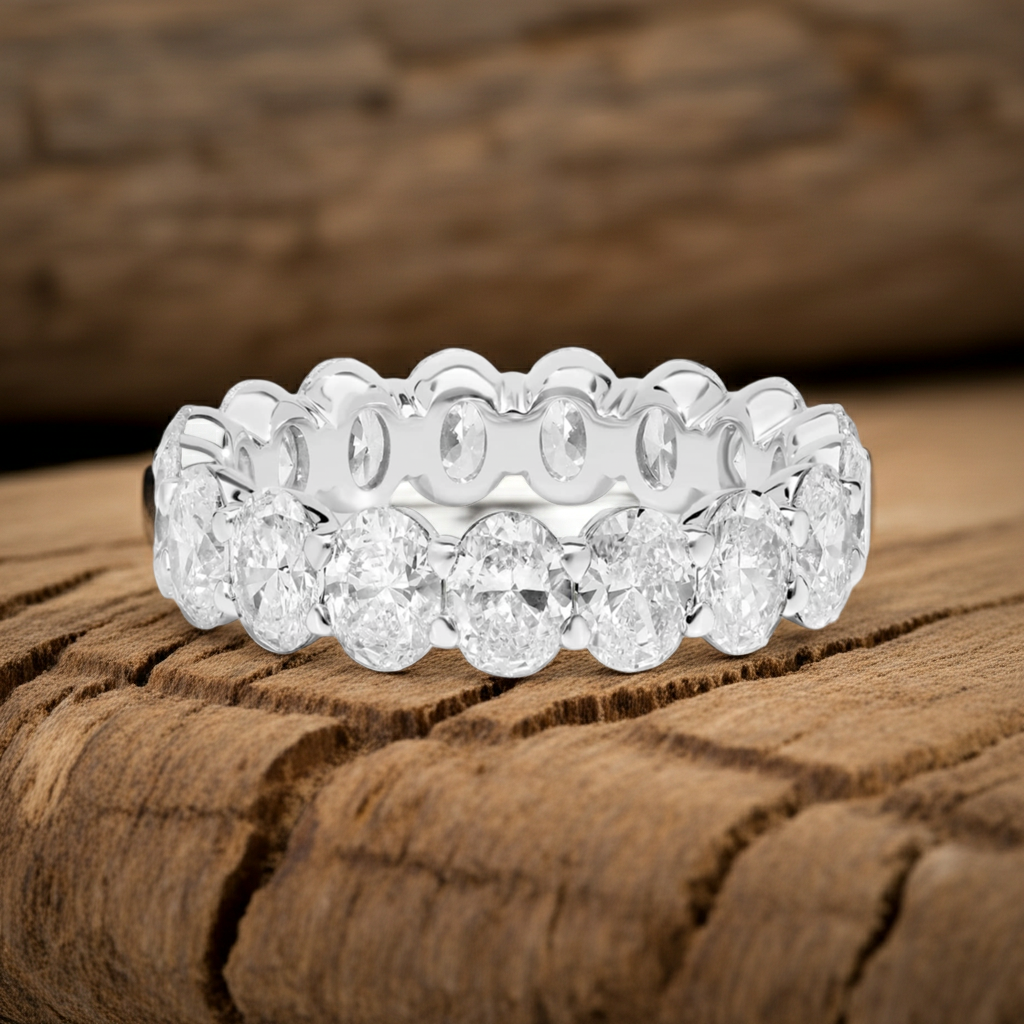 Anello Eternity Moissanite Ovale 5 CTW – Oro Bianco 14kt